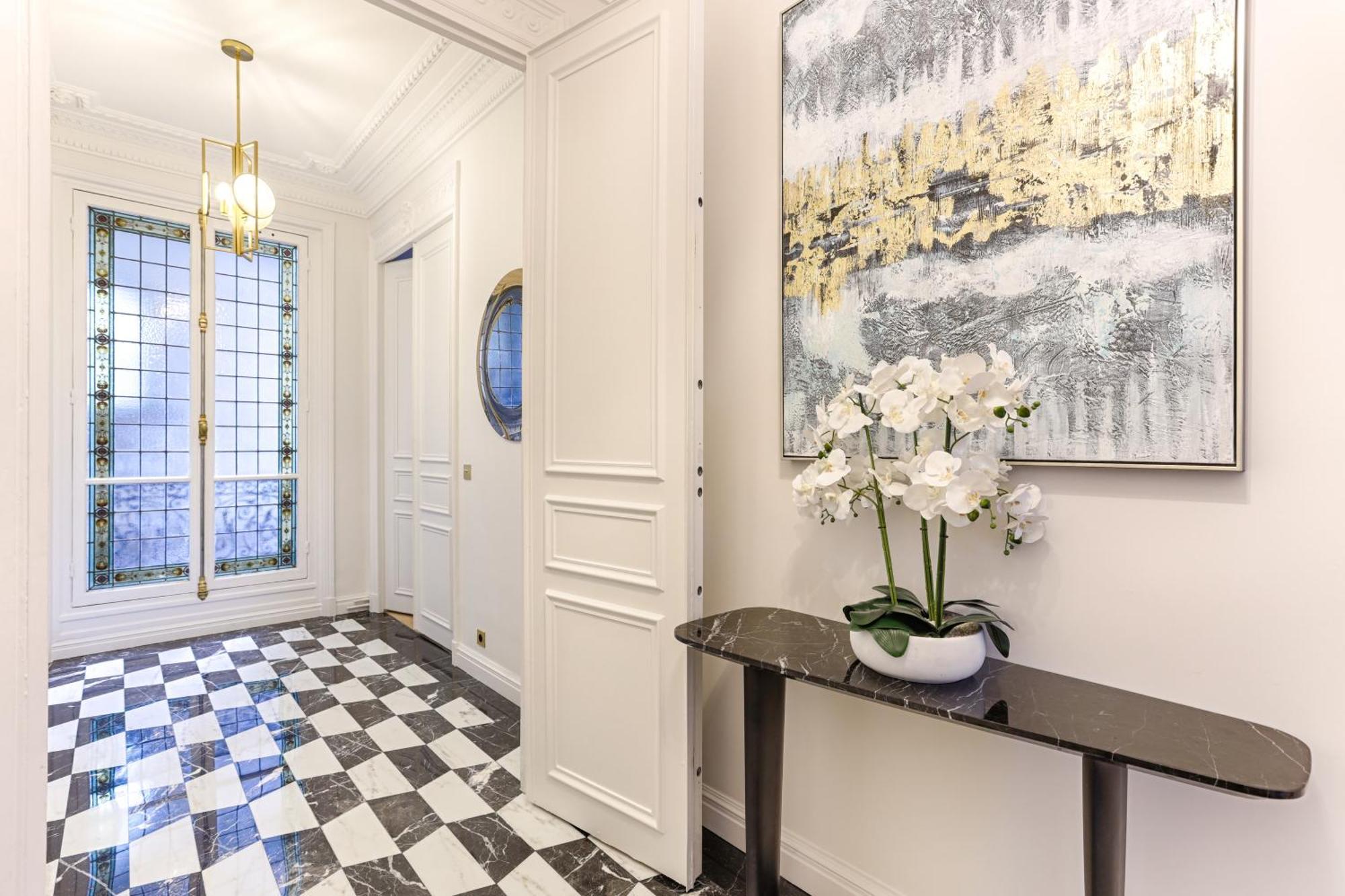 Elegant Luxury Apartment For 6 On Champs-Elysees ปารีส ภายนอก รูปภาพ